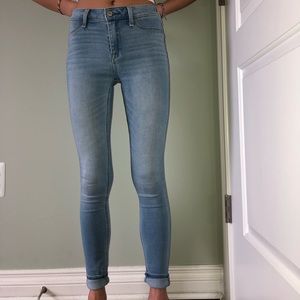 light wash skinny jeans